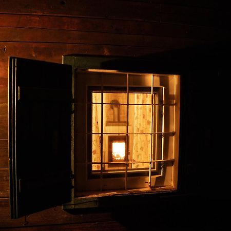 Gregor'S Ferienhaus Im Wald Edelschrott エクステリア 写真
