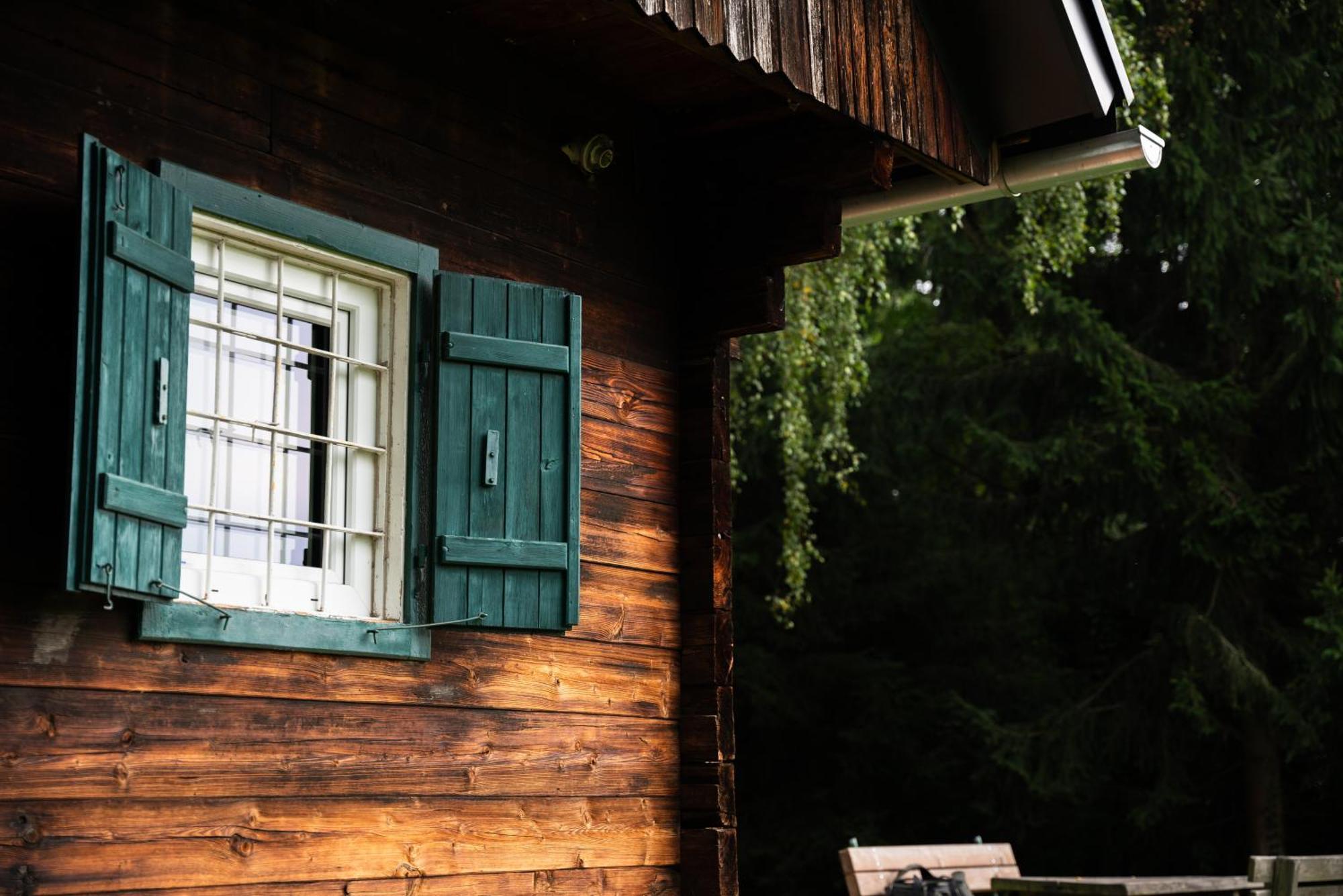 Gregor'S Ferienhaus Im Wald Edelschrott エクステリア 写真