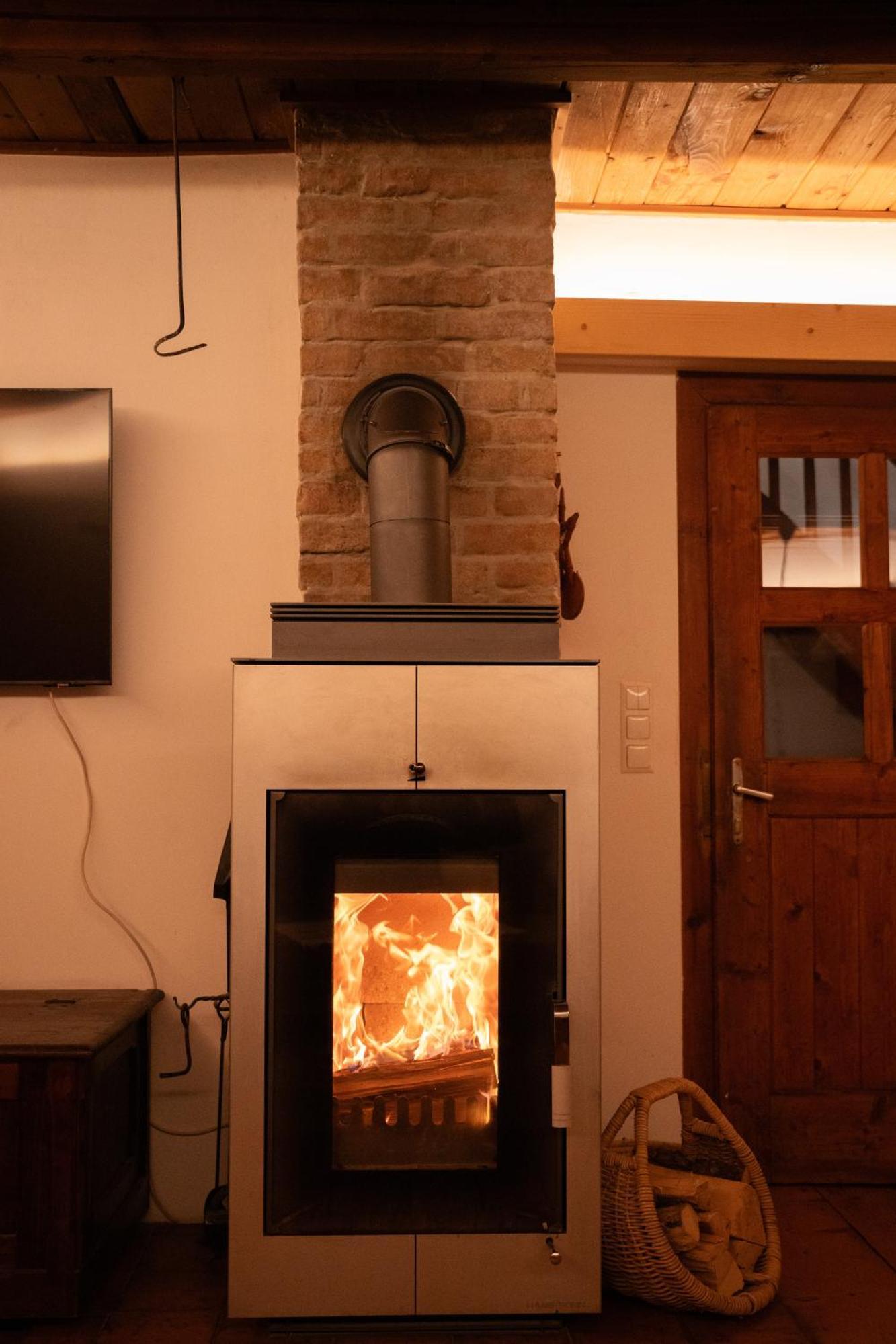 Gregor'S Ferienhaus Im Wald Edelschrott エクステリア 写真