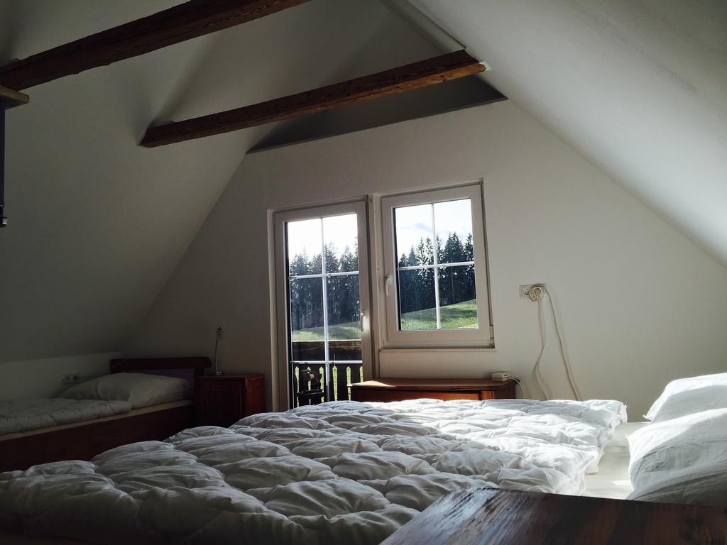 Gregor'S Ferienhaus Im Wald Edelschrott エクステリア 写真